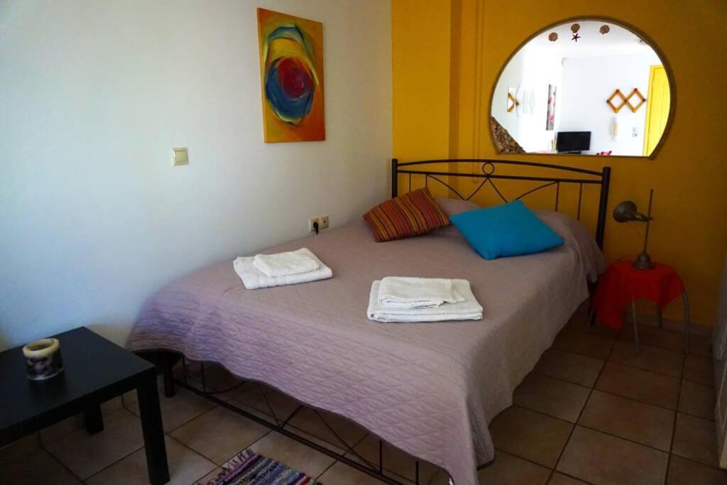 Cosy Guest House With Private Yard Saronida Extérieur photo