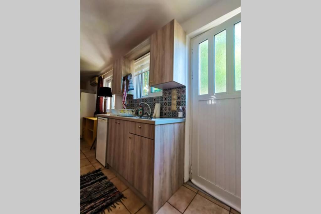 Cosy Guest House With Private Yard Saronida Extérieur photo