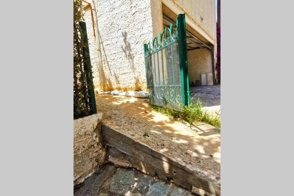 Cosy Guest House With Private Yard Saronida Extérieur photo
