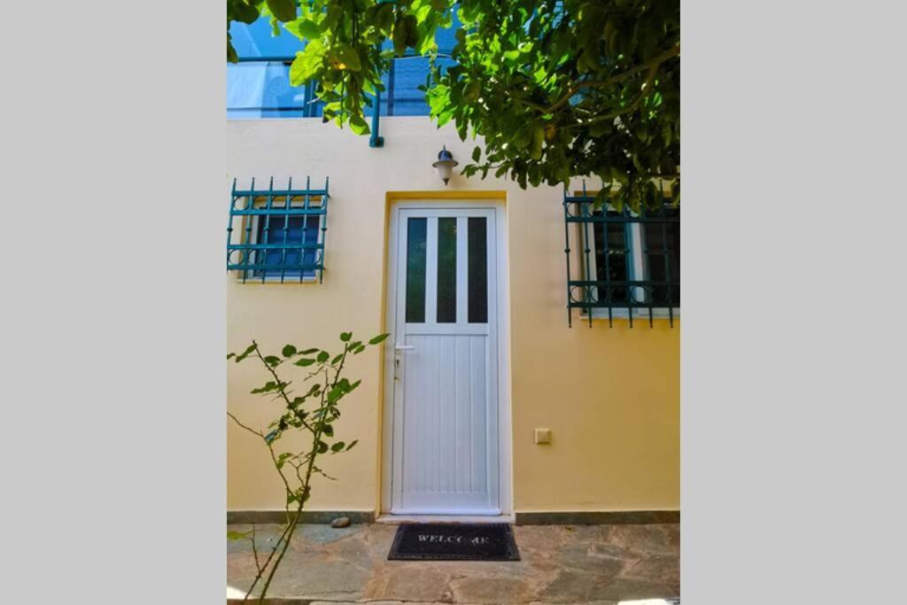 Cosy Guest House With Private Yard Saronida Extérieur photo